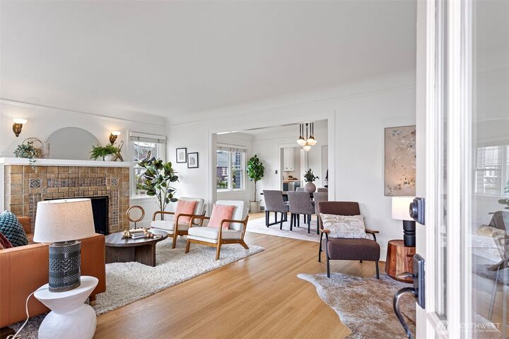 Property Photo:  1425 S Hanford Street  WA 98144 