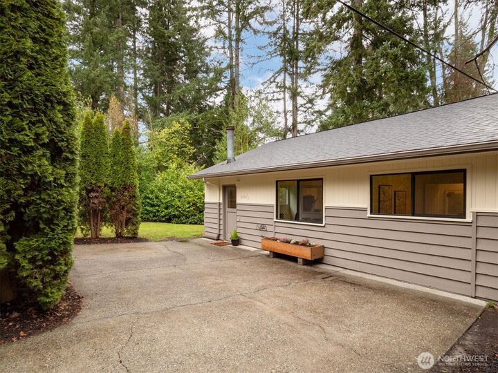 Property Photo:  22511  96th Avenue W  WA 98020 