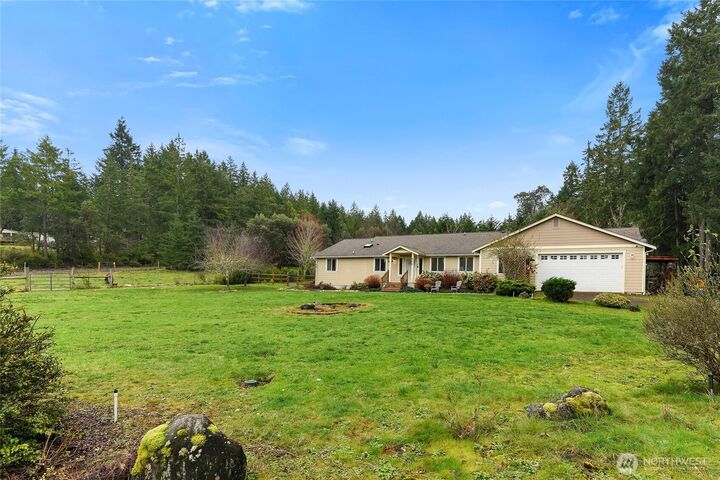 Property Photo: 606 206 Avenue NW WA 98349