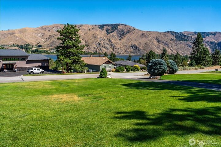 Property Photo: 15307 Lakeview Street WA 98822