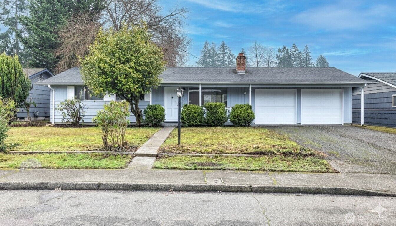 Property Photo:  2840  22nd Street SE  WA 98092 