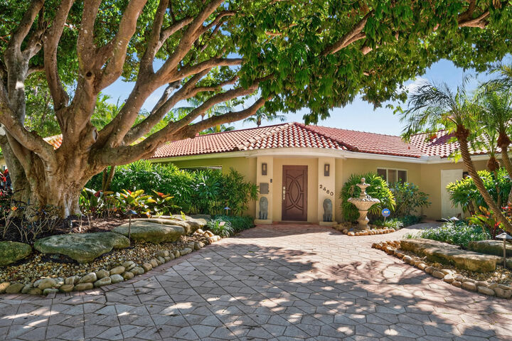 Property Photo:  2460 Bayview Drive  FL 33305 