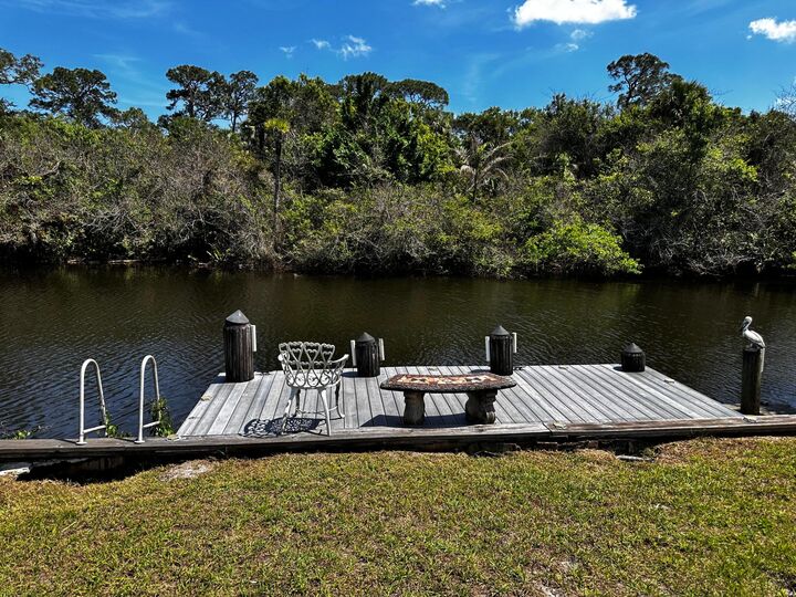 Property Photo:  7921 SE Paradise Drive  FL 34997 