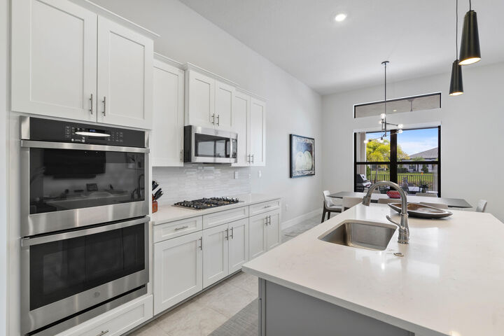 Property Photo: 7985 Ironwood Way FL 33067