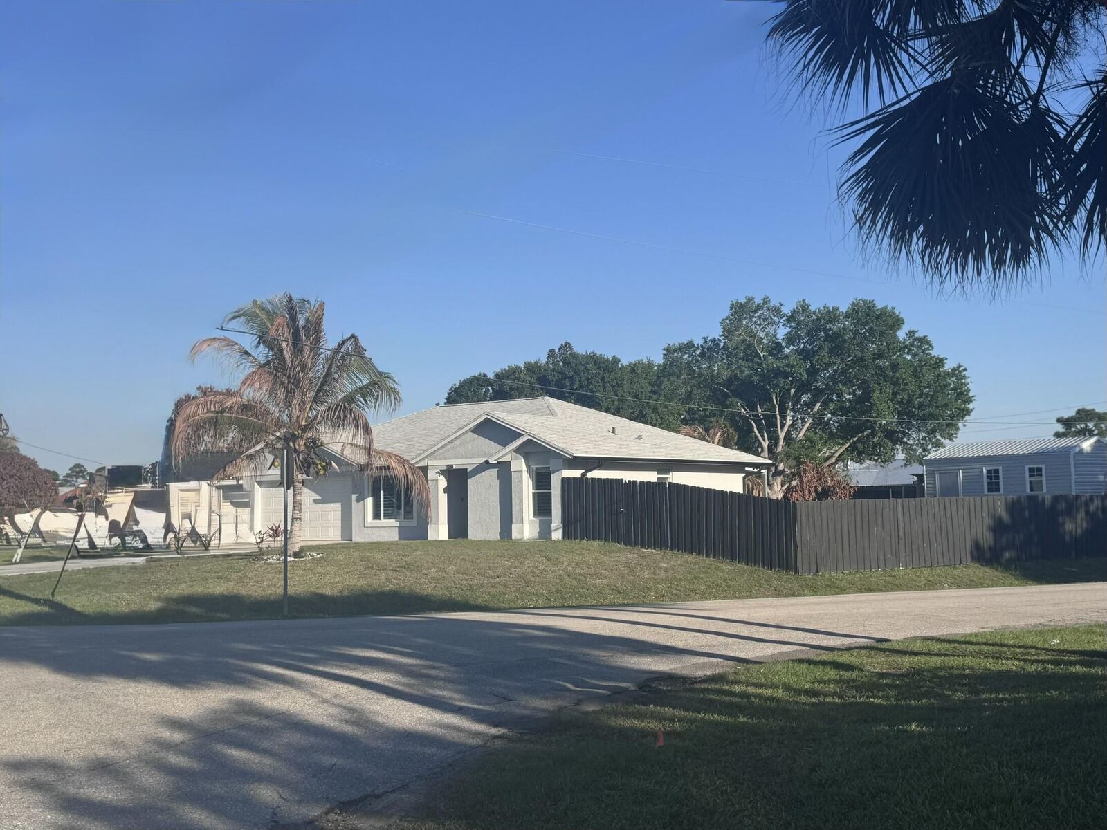 Property Photo:  272 SW Crescent Avenue  FL 34984 