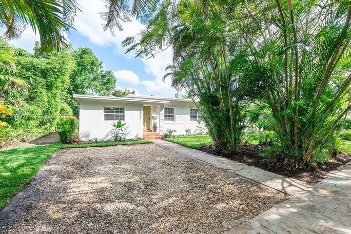 Property Photo:  5961 SW 46th Ter  FL 33155 