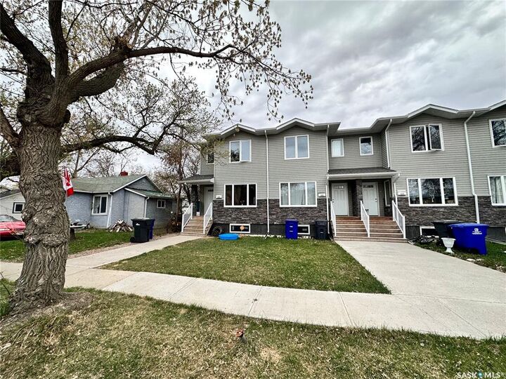 527 Alexandra Street — photo 1