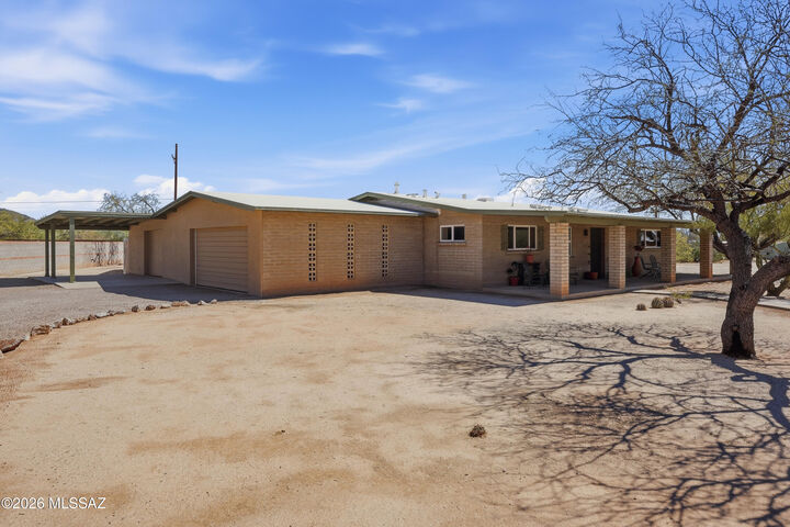 Property Photo: 8710 N Hickory Drive AZ 85704