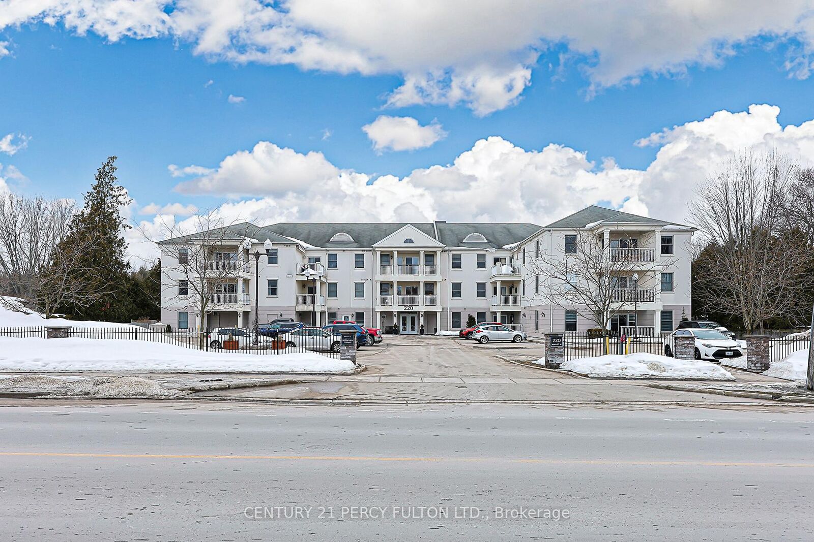 Property Photo:  220 Main Street N 211  ON L9P 0B6 