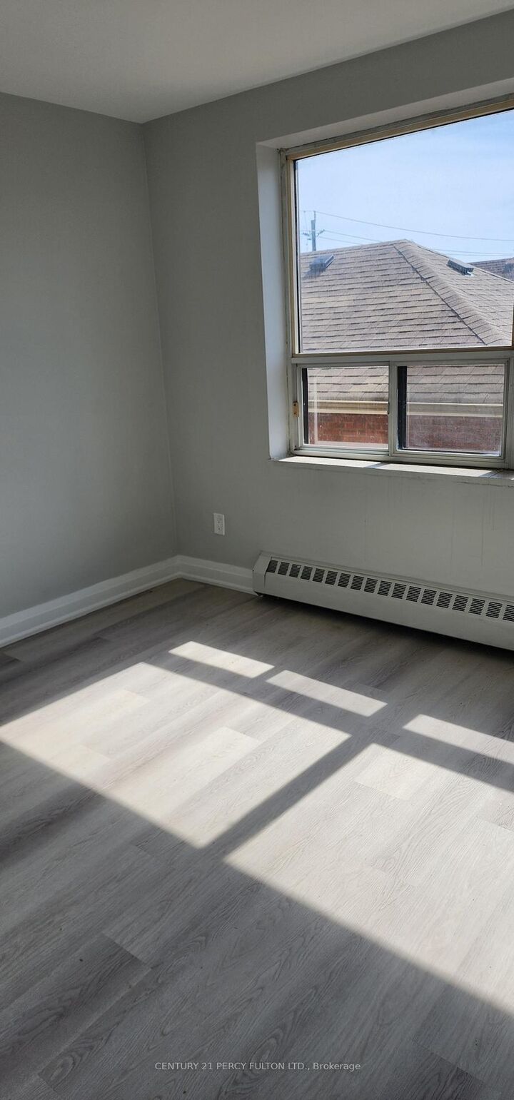 Property Photo:  392 Jane Street 304  ON M6S 3Z5 