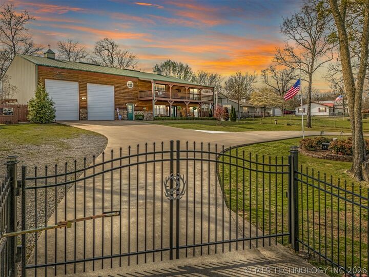 Property Photo:  73785 S 340 Road  OK 74467 