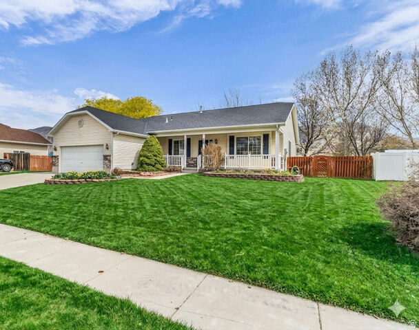 Property Photo:  700 Country Club Dr  UT 84074 