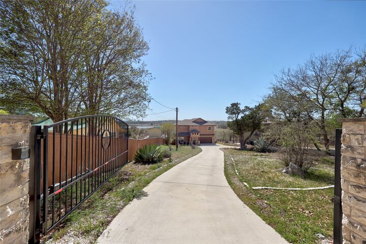 Property Photo:  1748 Lakeshore Drive  TX 78133 