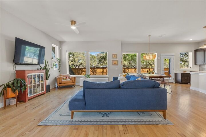 Property Photo: 1405 Matthews Lane TX 78745