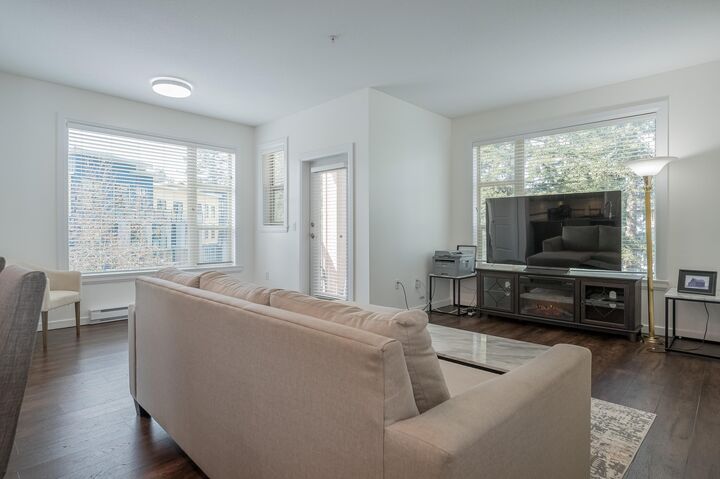 Property Photo:  45530 Market Way 304  BC V2R 0M5 