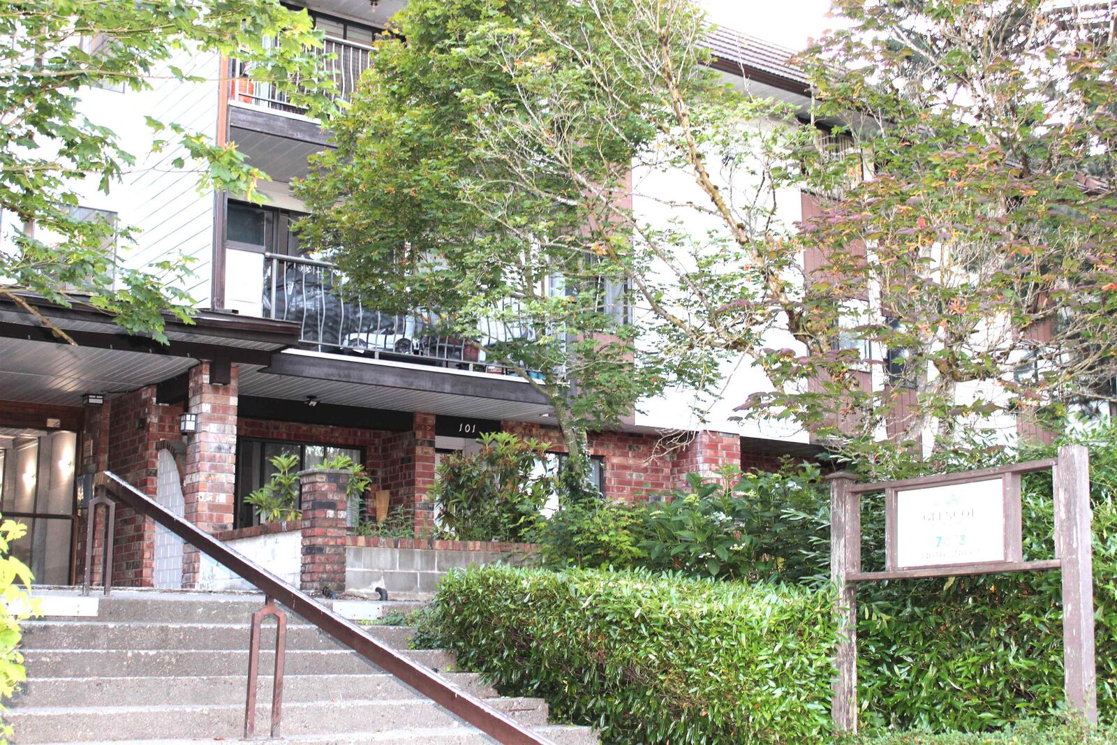 Property Photo: 7473 140 Street 208 BC V3W 6G5
