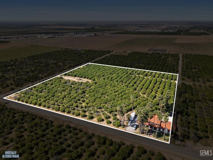 Property Photo:  552 Pepper Drive  CA 93307 