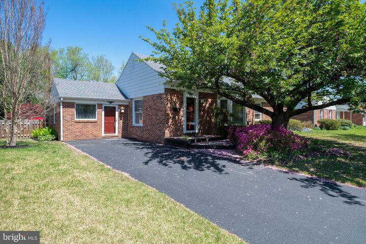 Property Photo:  2215 Dixie Drive  PA 17402 