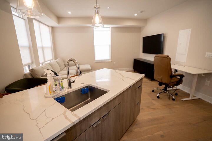 Property Photo: 1421 Spring Road NW DC 20010