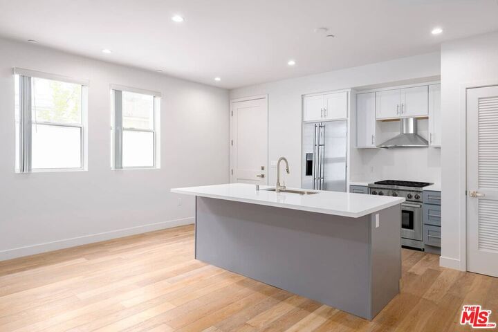 Property Photo: 3726 Kelton Ave CA 90034