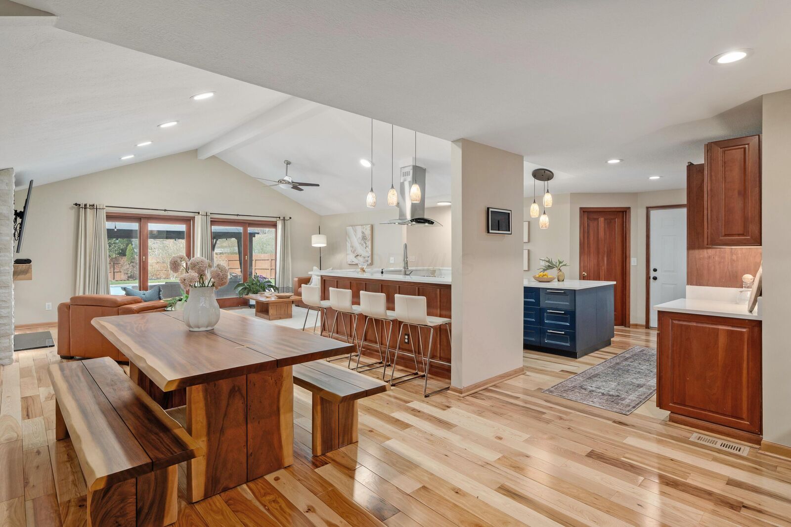 Property Photo:  3275 Colchester Road  OH 43221 