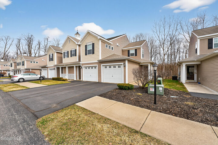 Property Photo:  32 Annabelle Place  NY 12306 