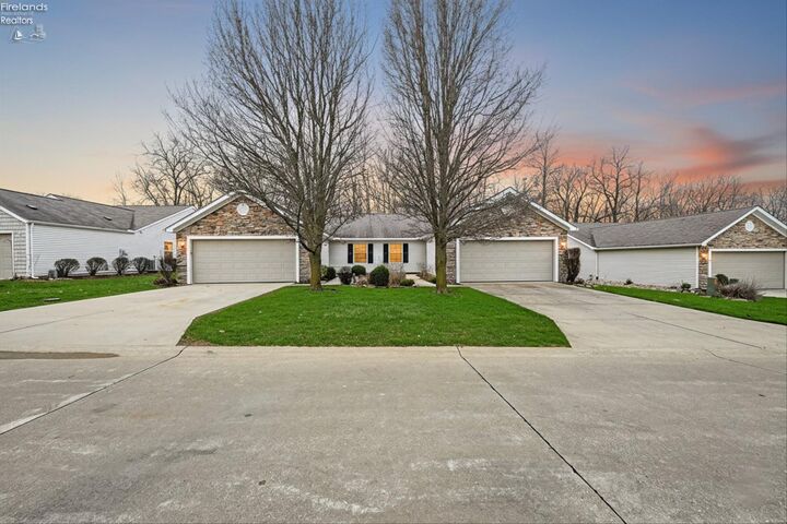 Property Photo:  340 Lighthouse Oval  OH 43440 