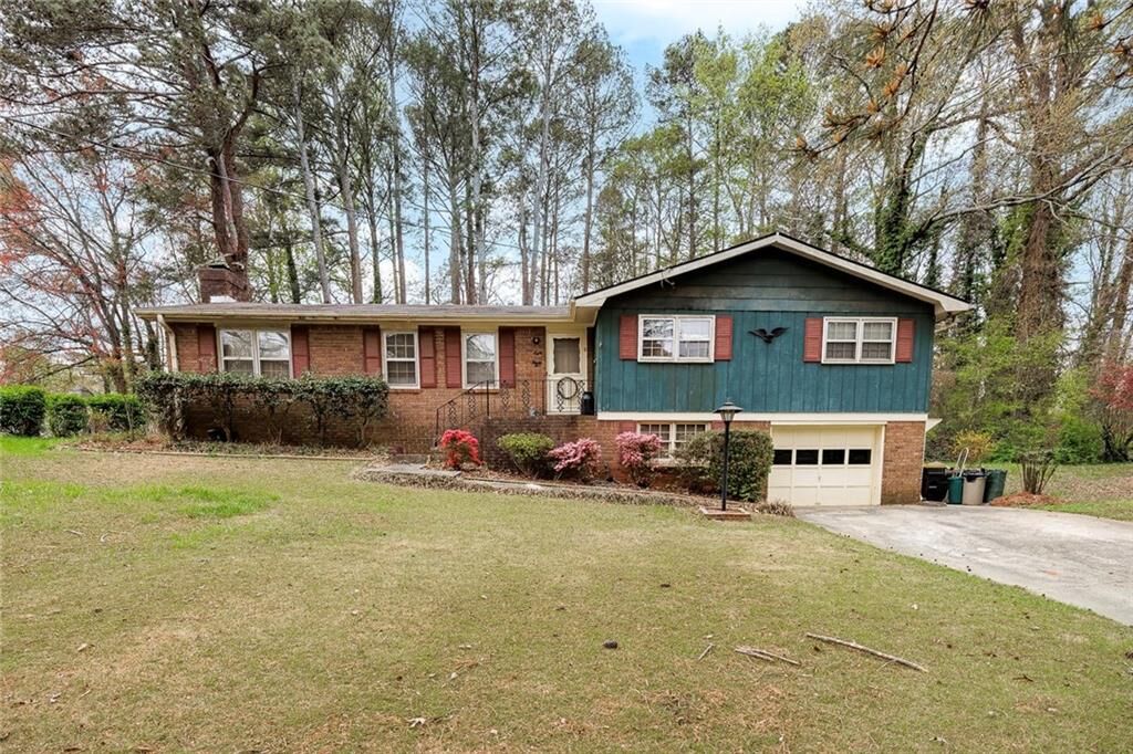 Property Photo:  835 Castlewood Drive  GA 30189 