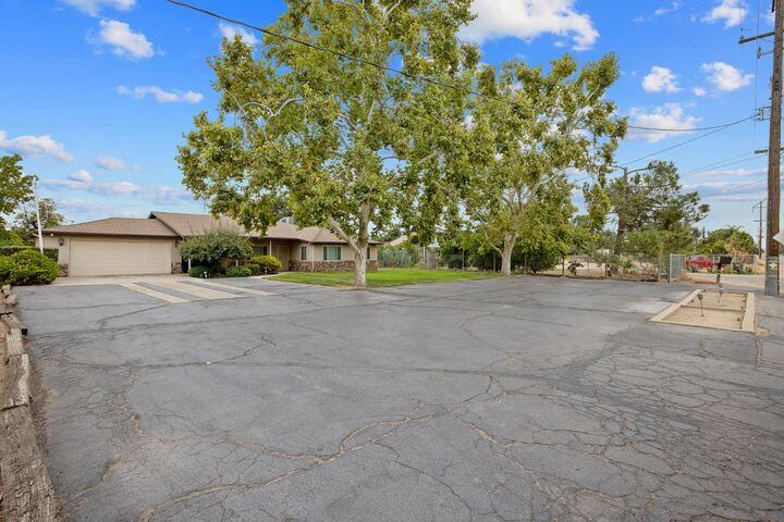 Property Photo:  1714 N Blythe Avenue  CA 93722 