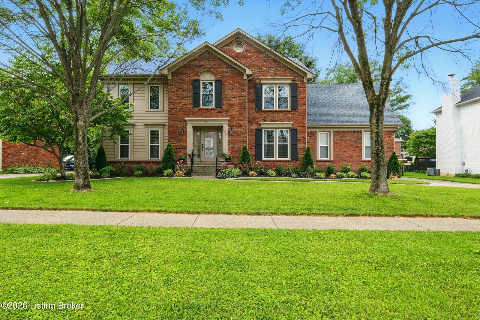Property Photo:  811 Foxfire Dr  KY 40223 
