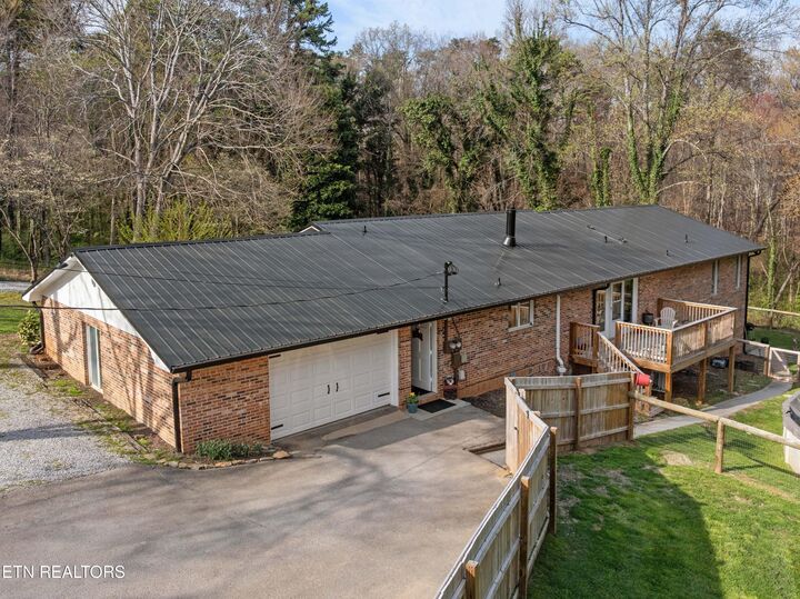 Property Photo: 6720 Ridgeview Rd TN 37918