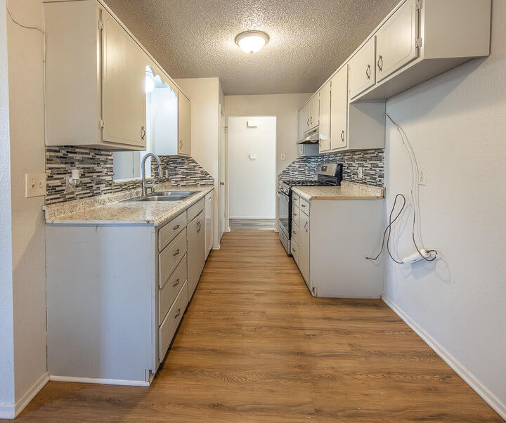 Property Photo:  7404 Fir Avenue  TX 79404 
