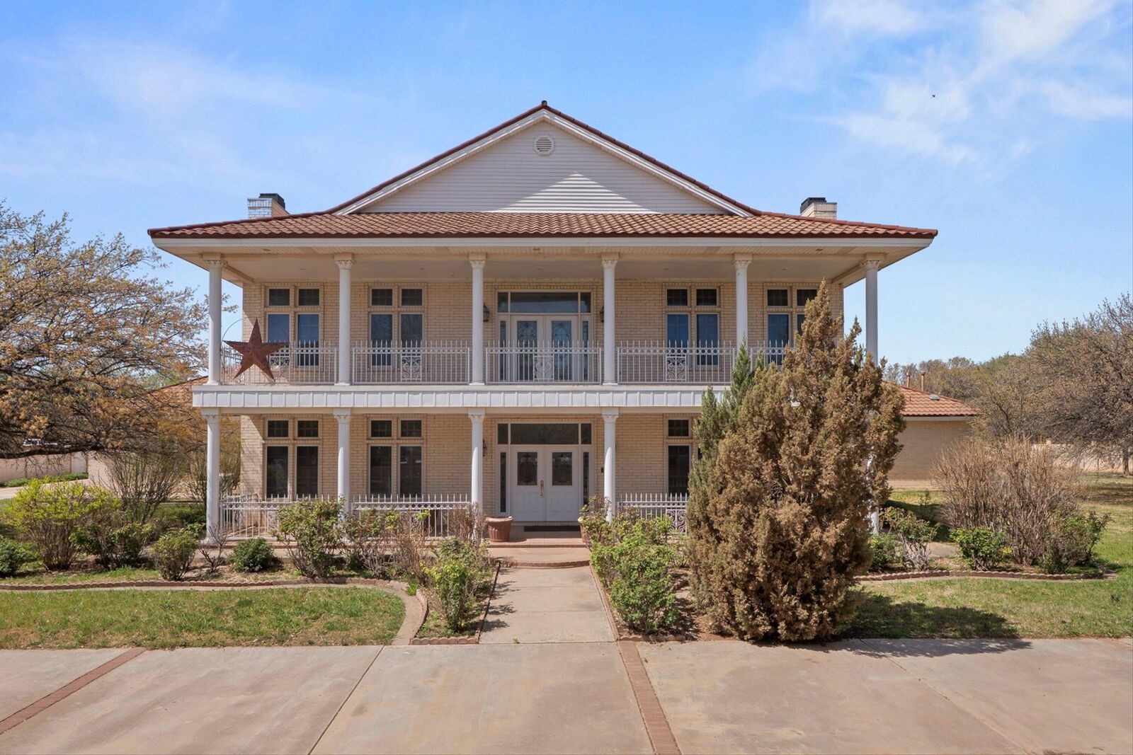 Property Photo:  2404 York Avenue  TX 79407 