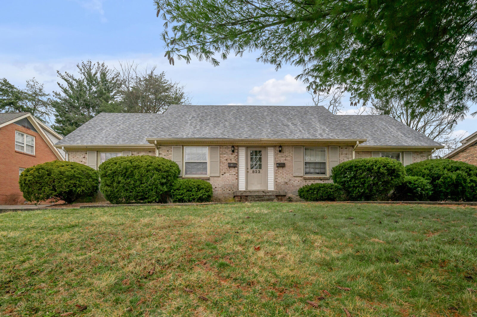 Property Photo:  823 Malabu Drive  KY 40502 