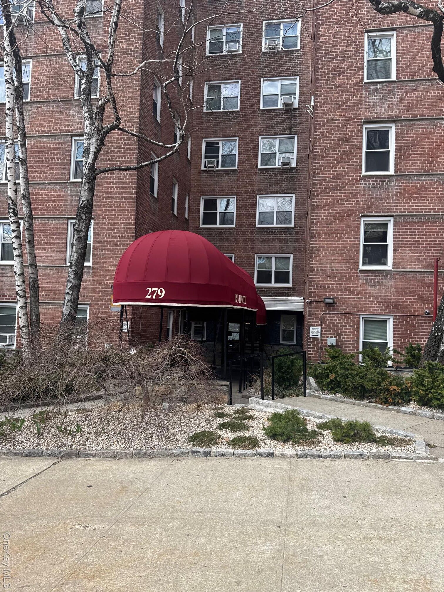 Property Photo:  279 North Broadway Street 7E  NY 10701 