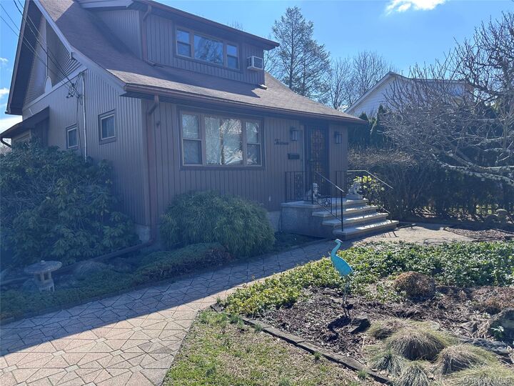 Property Photo:  13 James Street  NY 10548 