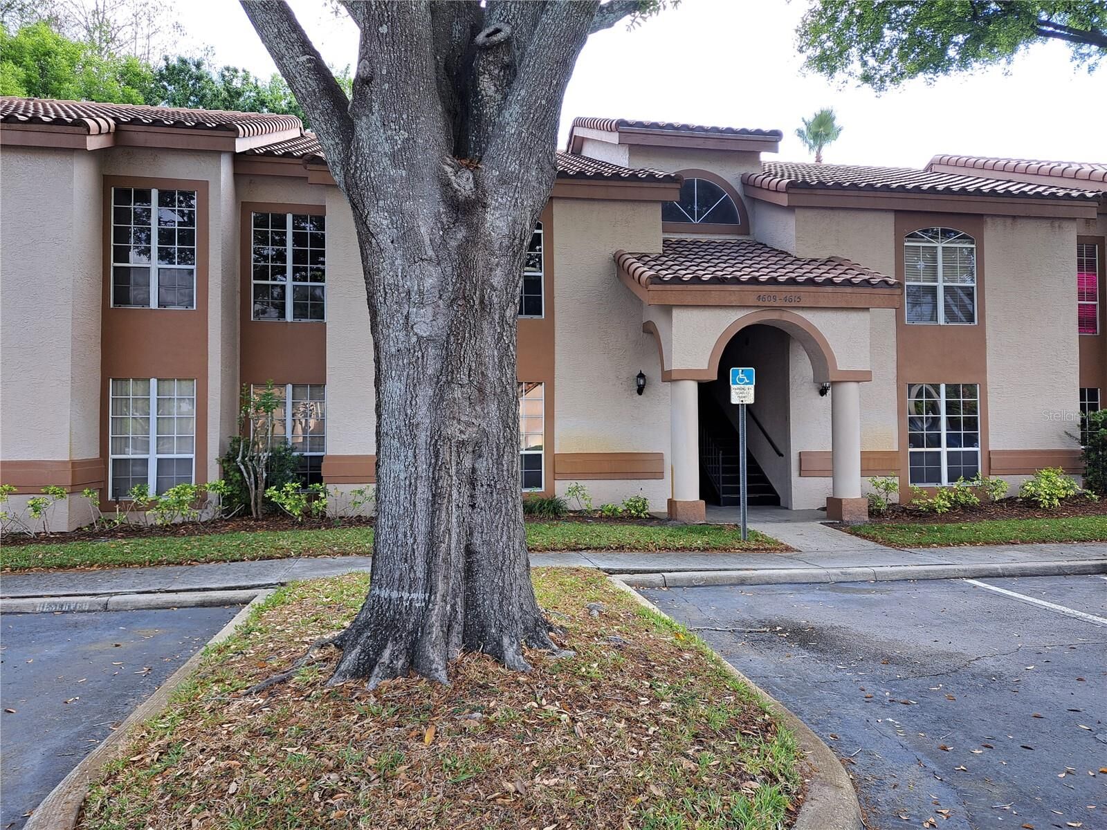 Property Photo: 4613 Gate Place 104 FL 32811