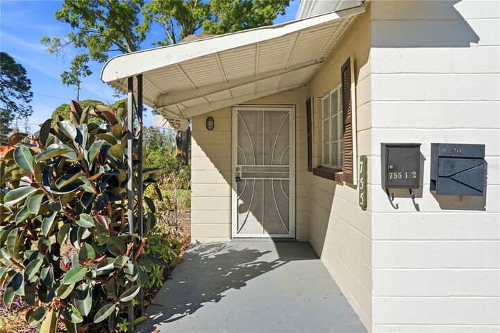 Property Photo:  755 Alamanda Way S  FL 33705 