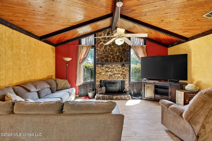 Property Photo:  2003 Ray Avenue  MS 39567 