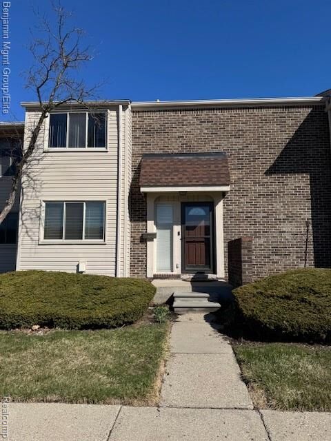 Property Photo:  7 Hampton Towne Street 7  MI 48075 3404 