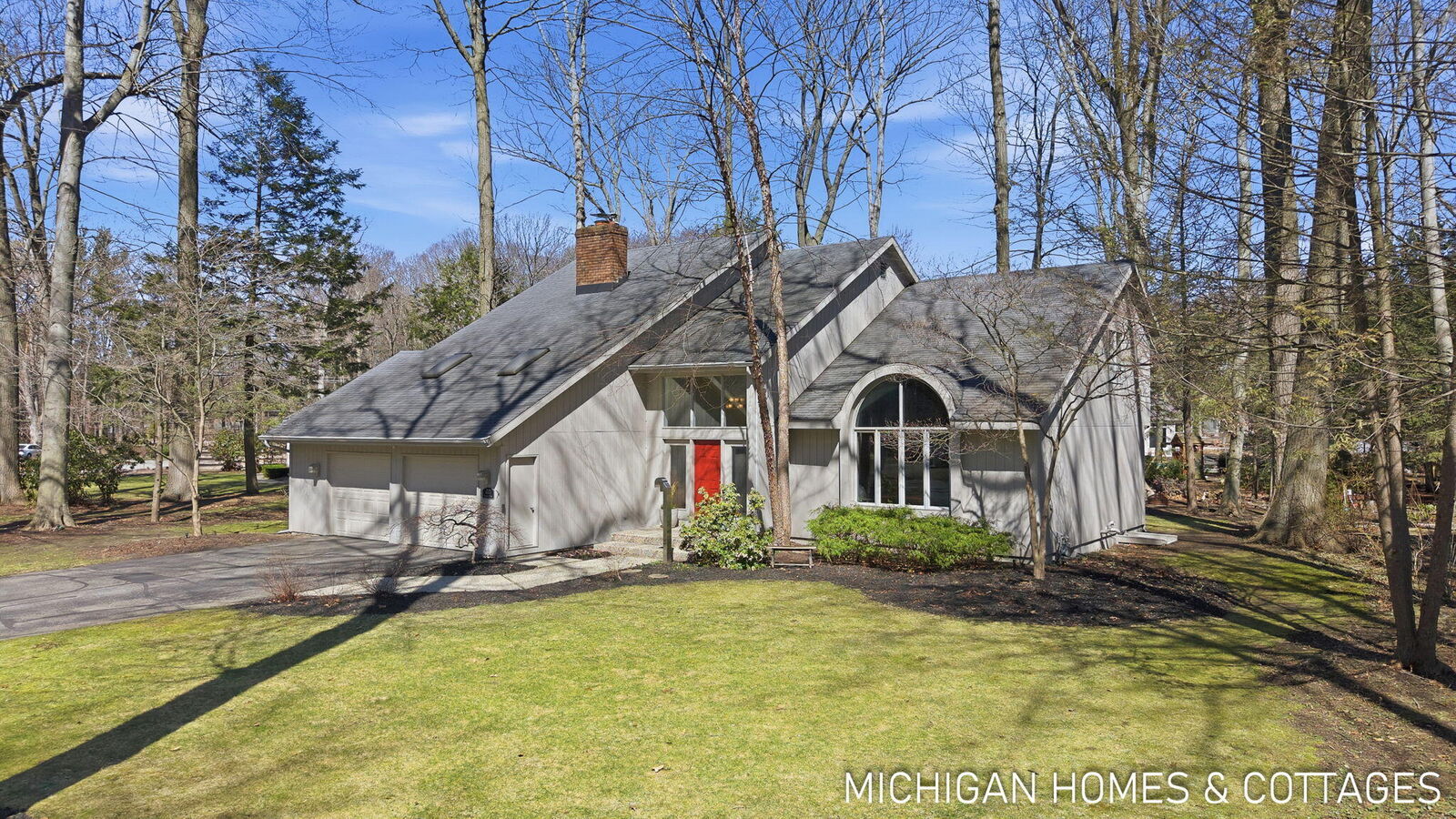 Property Photo:  221 Foxdown Road  MI 49424 