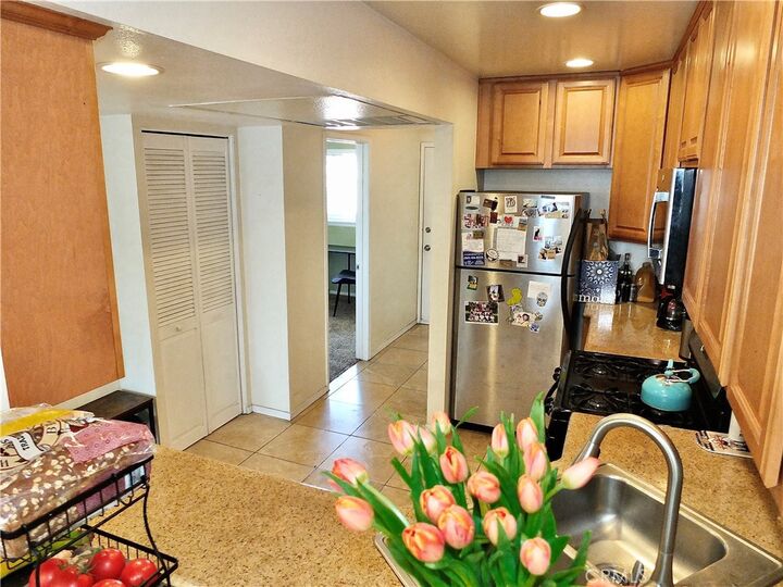 Property Photo: 1605 E 2nd 302 CA 90802