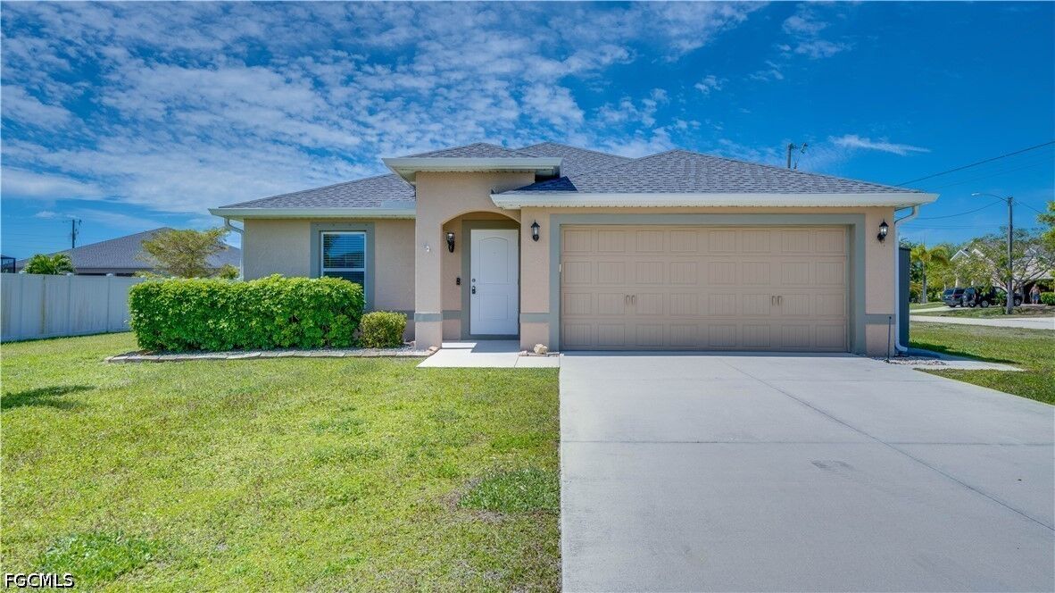 Property Photo:  1618 SW 19th Avenue  FL 33991 