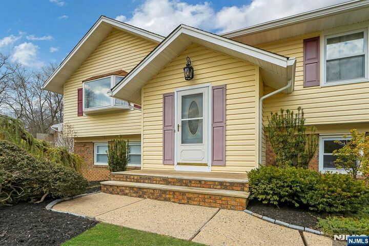 Property Photo: 81 Queen Court NJ 07642