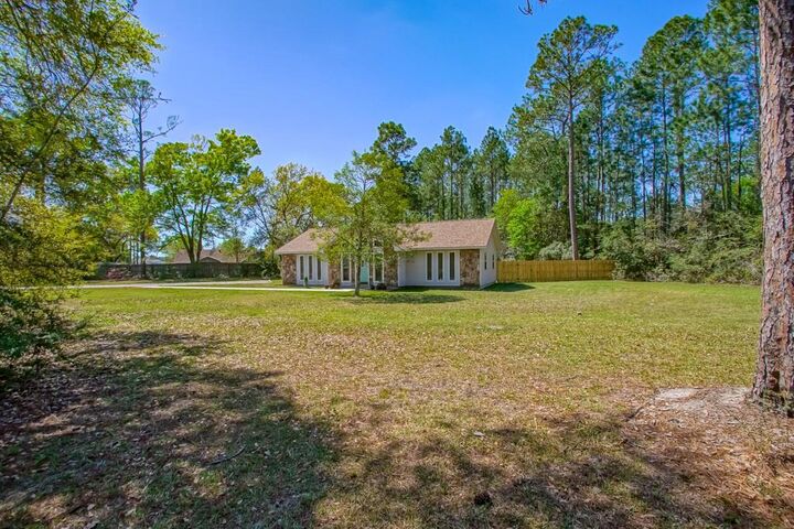 Property Photo: 304 Acacia Drive LA 70460