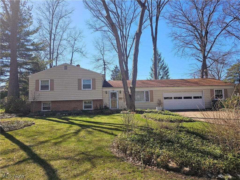 Property Photo:  214 Cherry Lane  OH 44012 