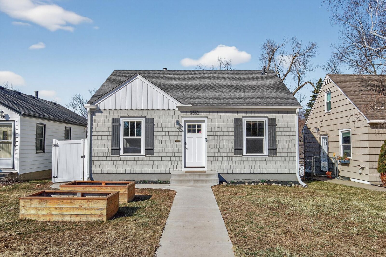 Property Photo:  2852 Colorado Avenue S  MN 55416 