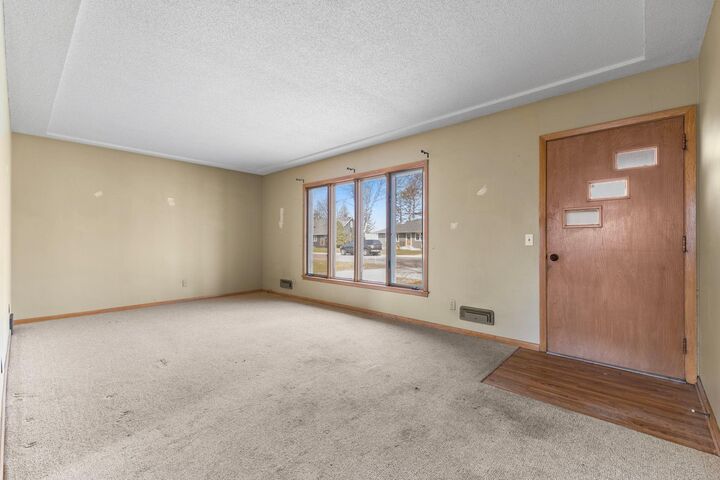 Property Photo:  816 W Chandler Street  MN 55307 