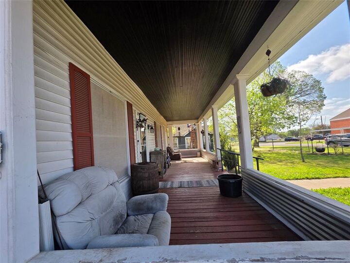 Property Photo: 211 W Sabine Street TX 76642