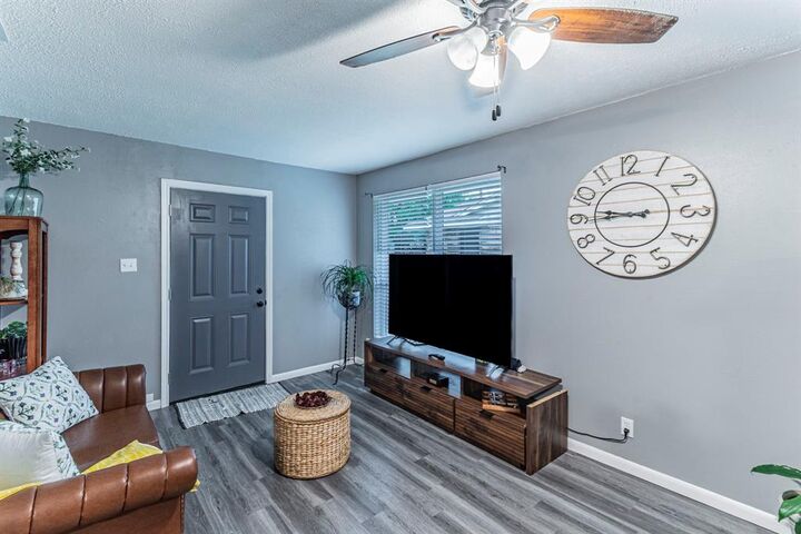 Photo de la propriété: 104 N Hillside Street TX 75154